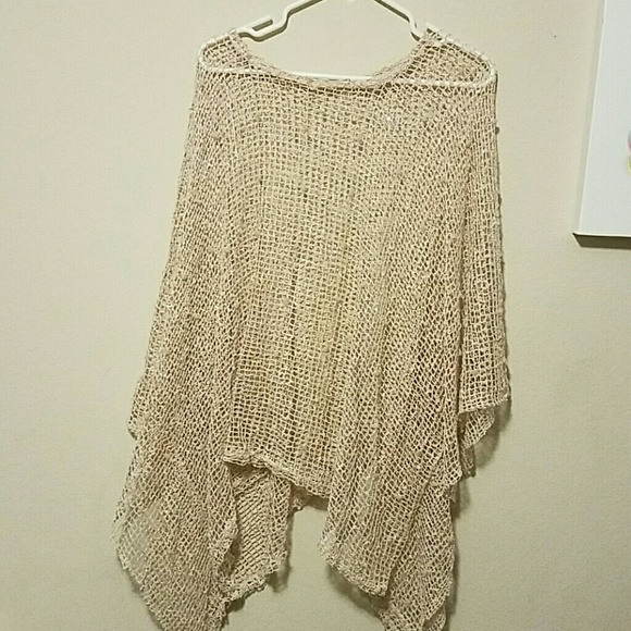 Sweaters - Super cute poncho